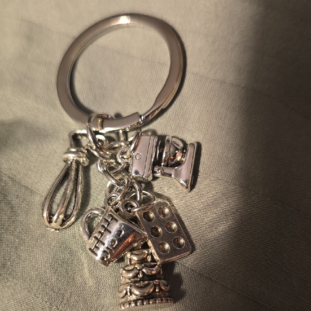 Silver Kitchen Charm Keychain - Picture 3 of 4
